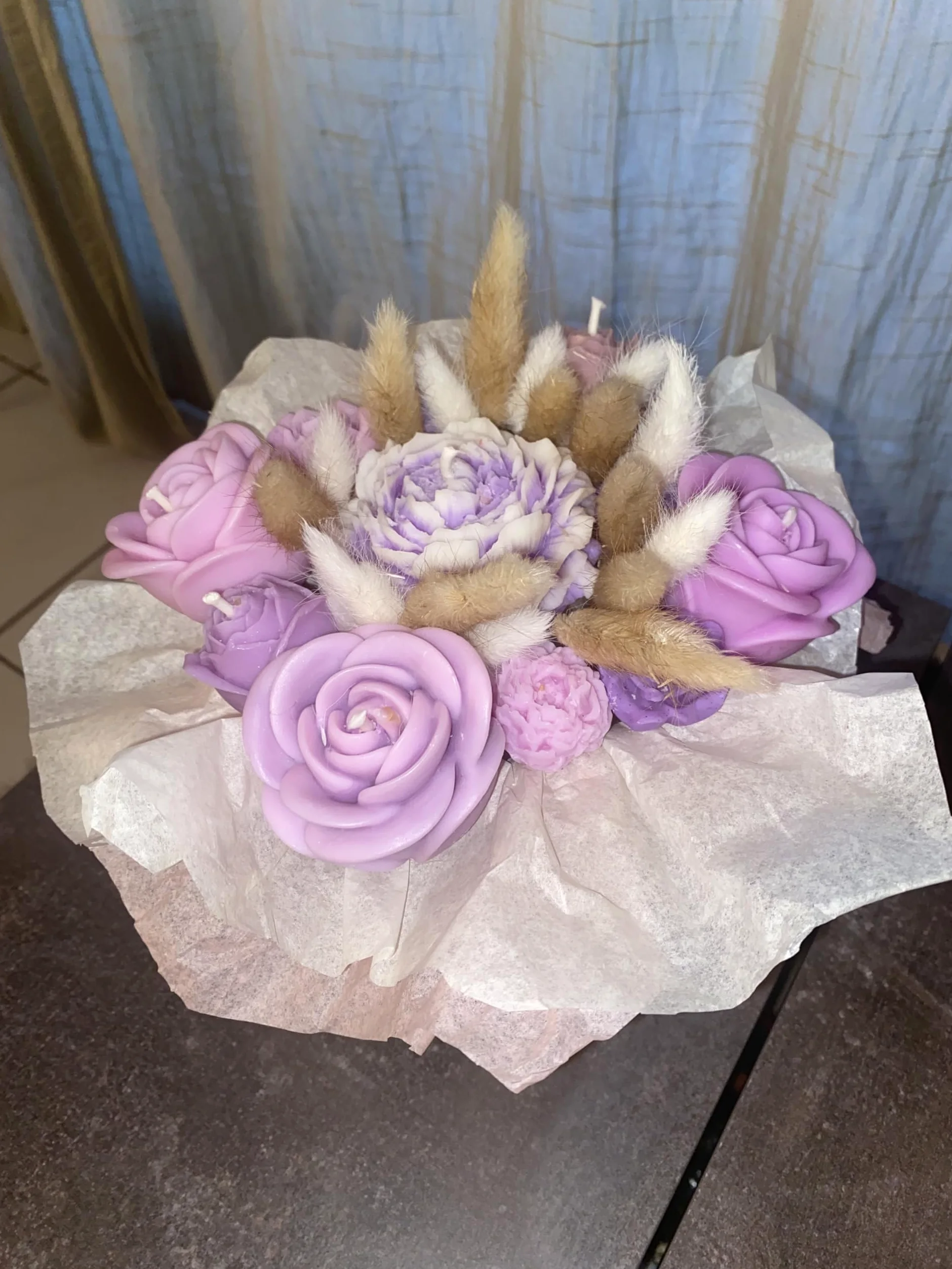 Générique Bouquet de Roses Artificielles en Savon, Rose et Violet avec Fleurs Séchées, 20 cm