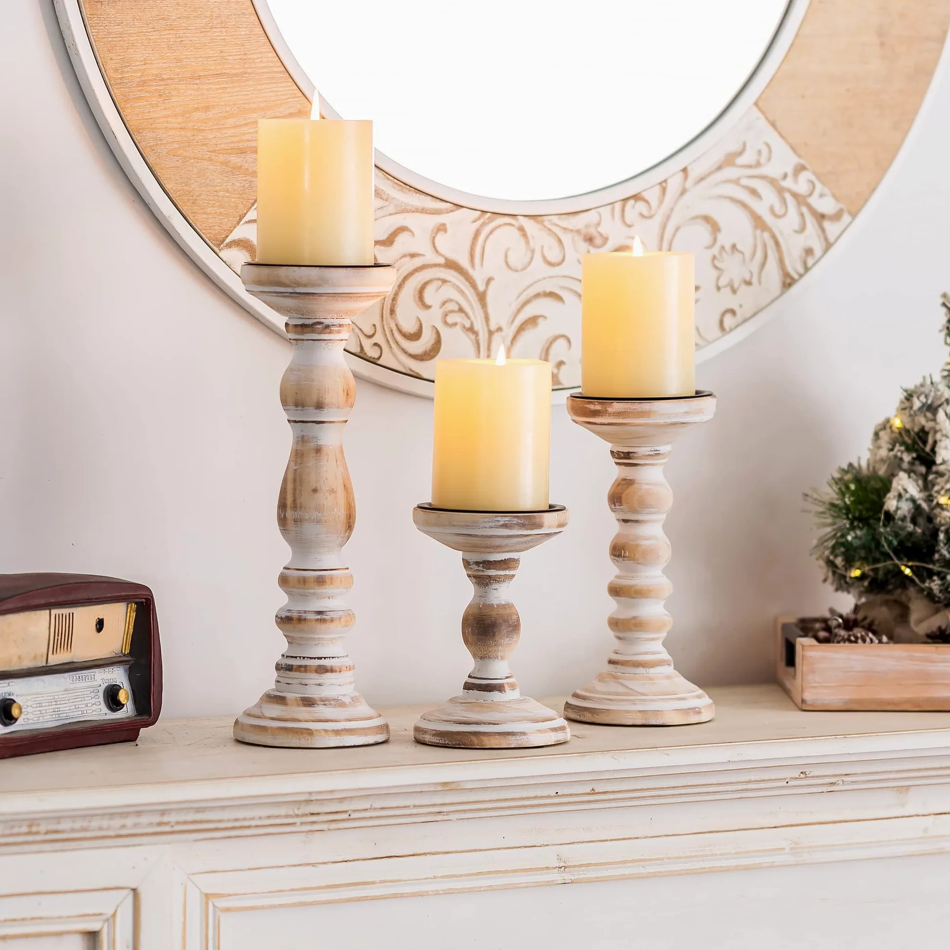 Rustique Bougeoirs en Bois Pilier - 3 Pcs Bougeoirs en Bois Bougeoir Pilier Ensemble Blanc Détresse Shabby Chic Photophores pour Centres de Table de Mariage Ferme Maison Décoration Chambre