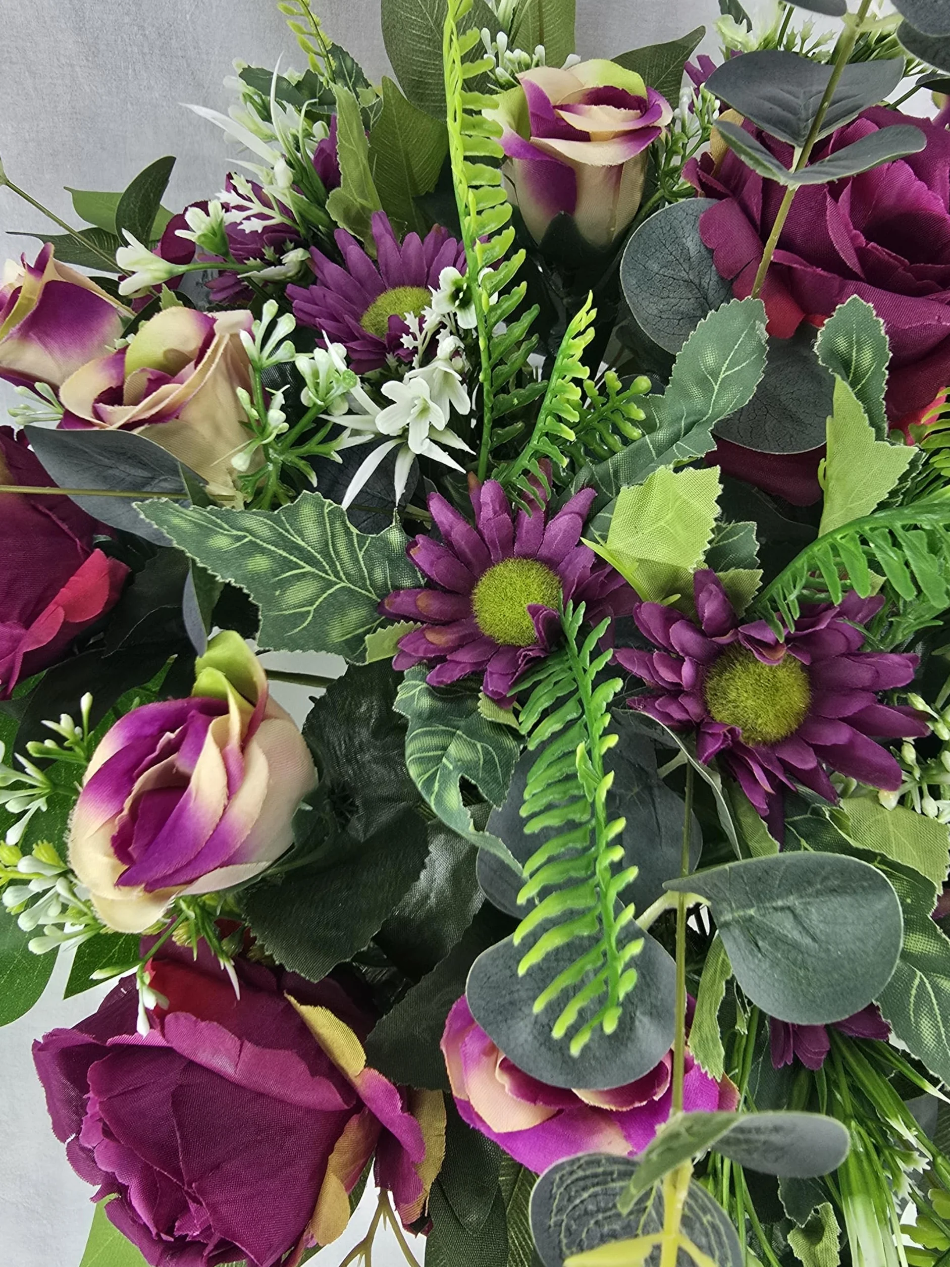 DRW Centre de Fleurs artificielles Coussin cimetière processions, églises, Mariages ou sépultures avec Fleurs Lilas et mauves Style Bateau 70 x 50 x 40 cm