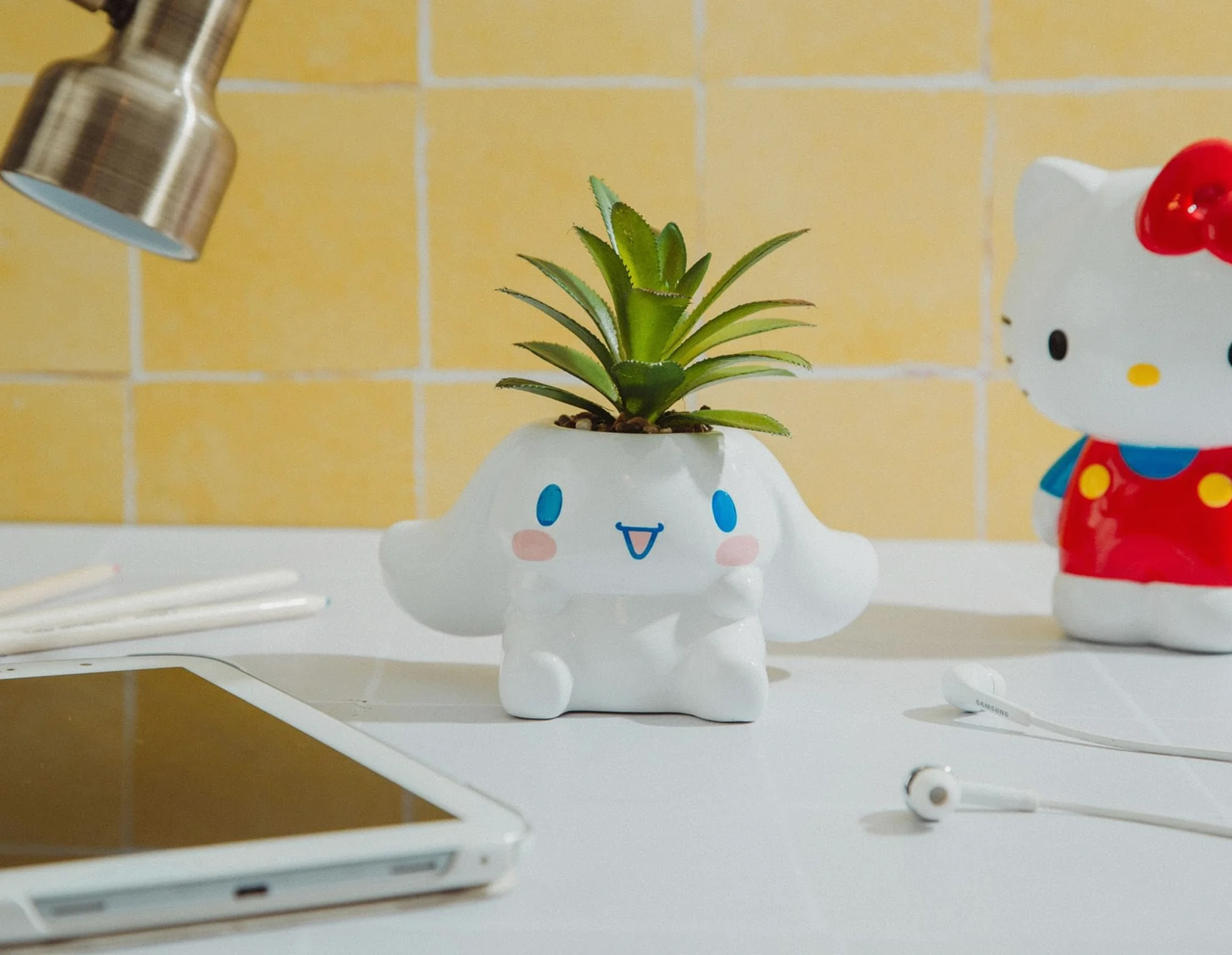 Sanrio Cinnamoroll Mini pot de fleurs sculpté en céramique avec plantes succulentes artificielles | Joli pot de fleurs, fausses plantes d'intérieur
