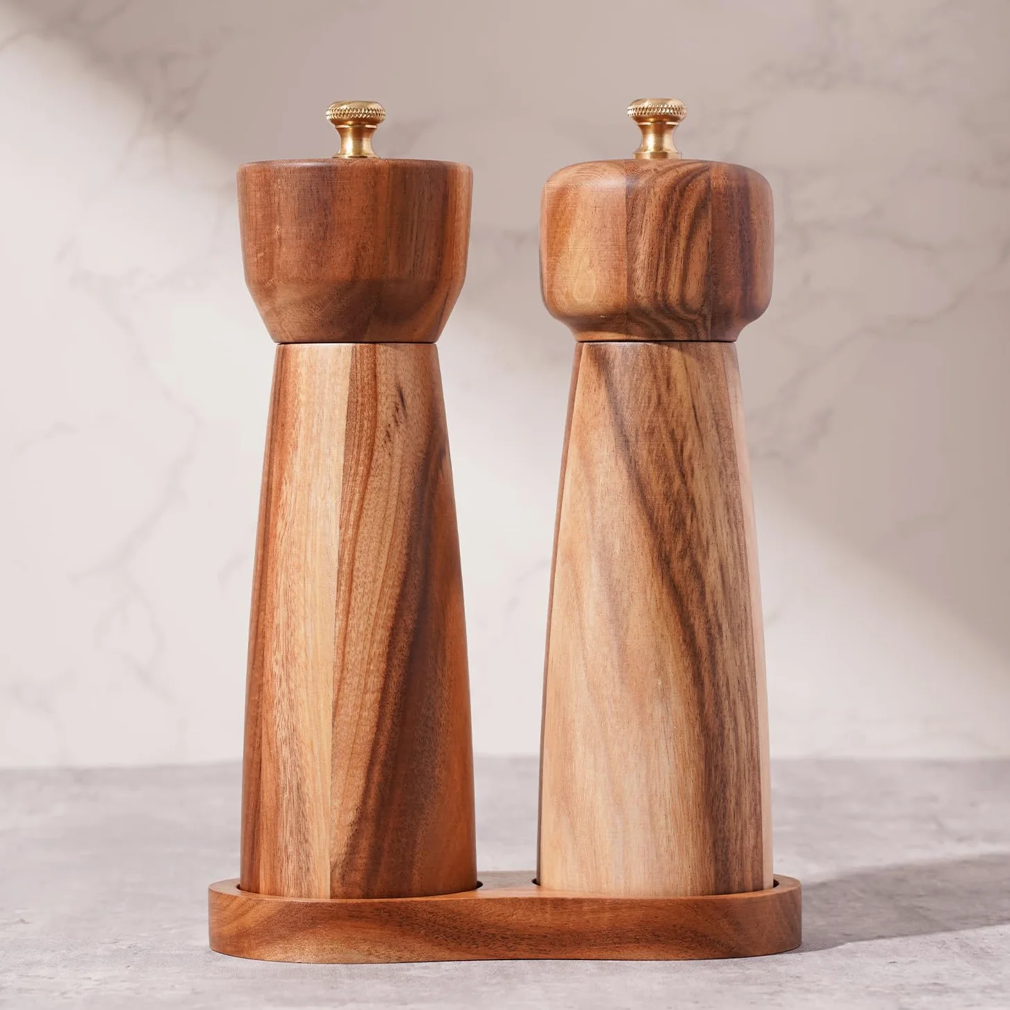 Ensemble de moulins à sel et à poivre avec dessous de moulin, broyeur réglable en céramique, moulin à sel, moulin à poivre en acier inoxydable, bois d'acacia, 20,5 cm de hauteur, fond