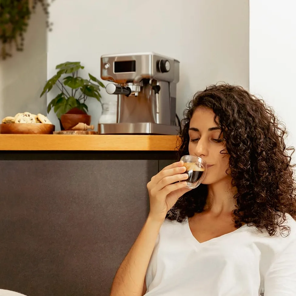 Cecotec Cafetière espresso Power Espresso 20 Barista Compact. 1465 W, Thermoblock, 20 bars, Vaporisateur, 2 tasses de café, Réservoir d'eau amovible de 1,8 litre, Plaque chauffe-tasses.