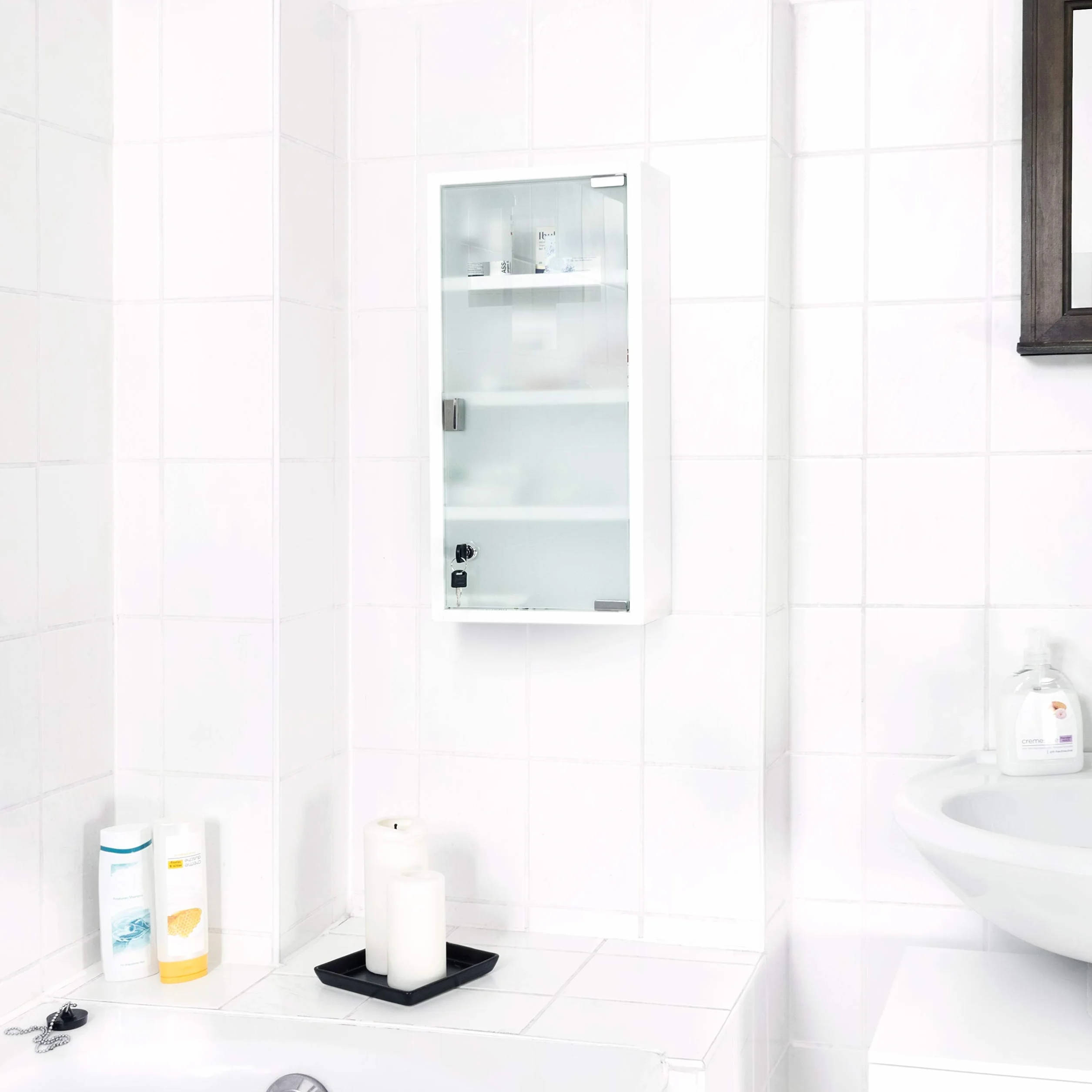 Relaxdays Armoire à pharmacie blanche inox avec porte magnétique en verre opale Hx l x P 57 x 27 x 12 cm, blanc