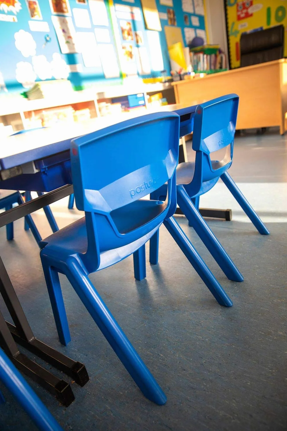 Chaise de salle de classe Taille 2 Hauteur d'assise 310 mm Bleu encre