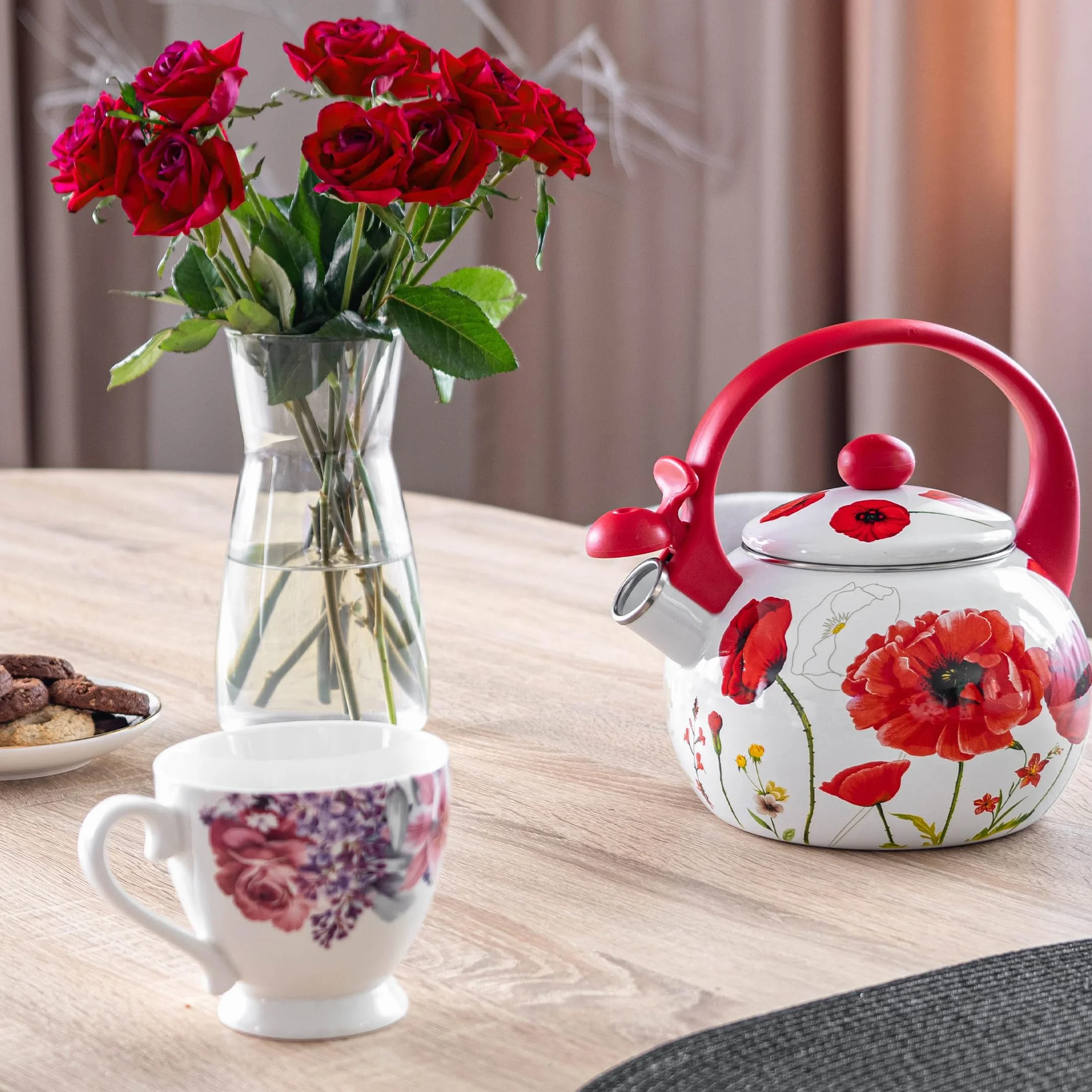 KADAX Bouilloire Sifflante en Acier 2.2L, Théière Émaillée pour Cuisinières à Induction et à Gaz, Dotée d'une Poignée Ergonomique et d'un Sifflet Intégré (Fleurs rouges)