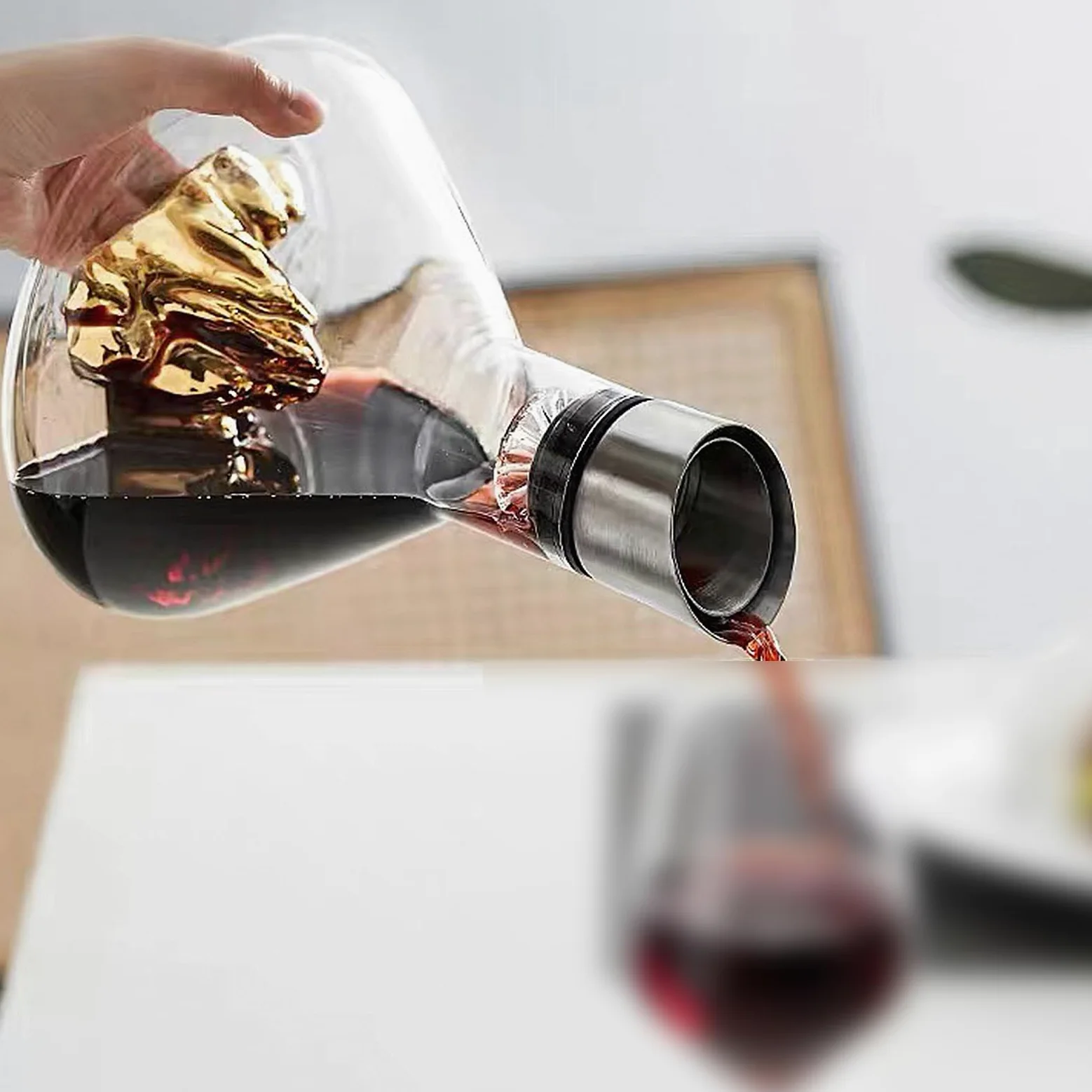 Kit de décanteur de vin avec filtre aérateur, décanteur de vin rouge 1,5 l, sans plomb, accessoires de vin soufflé à la main, aérateur de vin transparent Iceberg Design (doré)