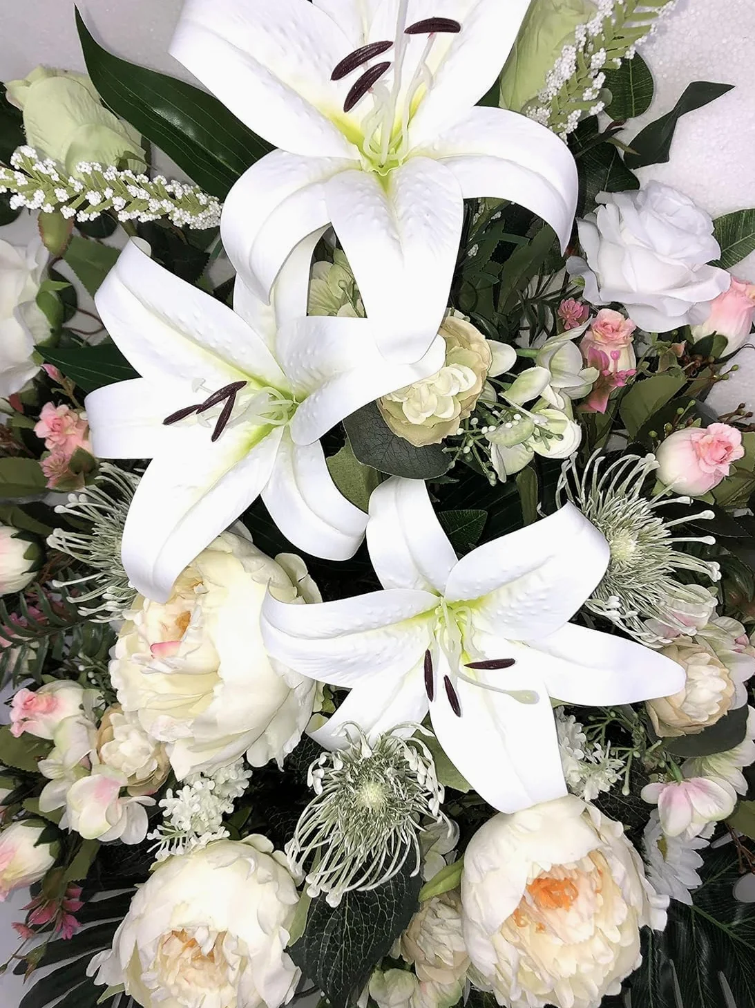 LBA Centre de Fleurs artificielles pour cimetière. Également pour Les églises. Spécial Jour de Tous Les Saints. Dimensions : 80 x 70 x 45 cm.