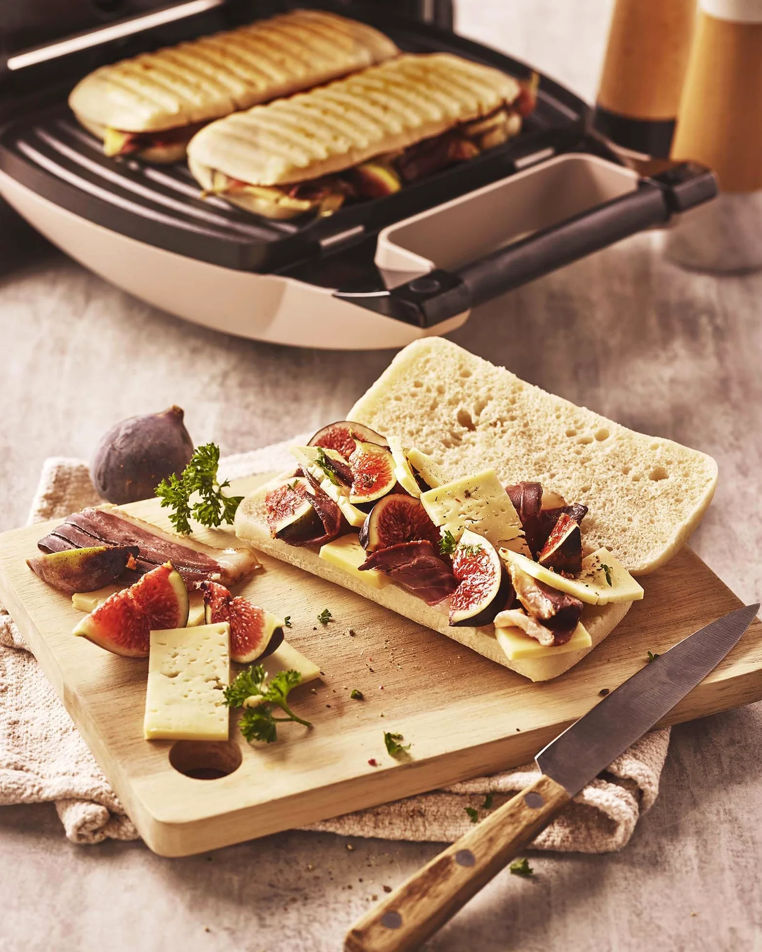 LAGRANGE Jeu de plaques Panini/Grill viande, compatible avec tous les gaufriers "Premium", Plaques en fonte d'aluminium, Revêtement antiadhésif double couche, 010322