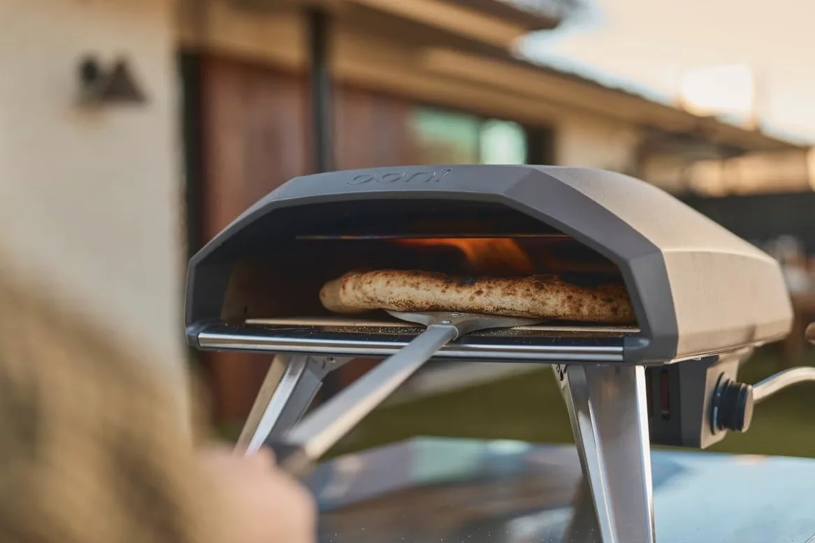 Ooni Koda 2 Four à Pizza au Gaz 14" – Noir Fonte – Four a Pizza Gaz Portable avec Technologie Gaz G2 – Compact et Puissant – Pizza Napolitaine en 60 Secondes – Four a pizza Ooni (FR 37mbar)