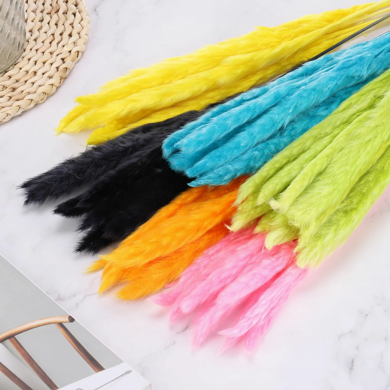 QUARKZMAN 30PCS Herbe De Pampa Noire ornementation, 17 inch Fausse Herbe De Pampa Fleurs Séchées Arrangement Et Remplisseur De Vase pour Maison Mariage Fête Décorations