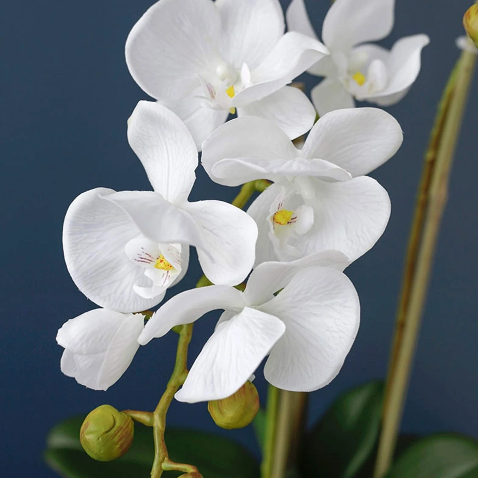 Orchidée Artificielle Bonsaï avec Vase doré Fausses Plantes Phalaenopsis Orchidées Arrangements Floraux Exquis Faux Fleurs Décor Maison et Bureau Fleurs artificielles