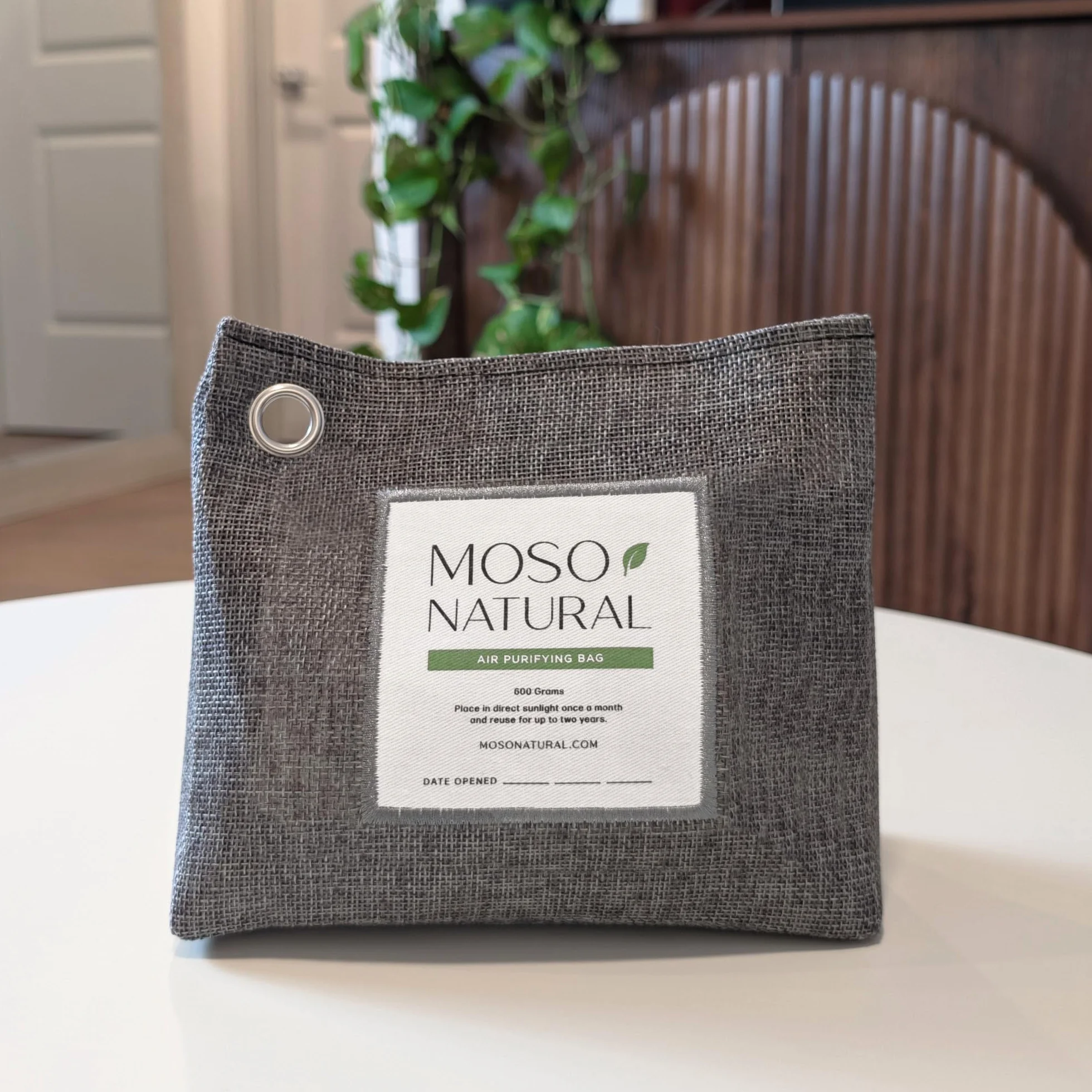Moso Natural Sac purifiant d'air de 600 g | Absorbeur d'odeurs de charbon de bambou de qualité supérieure | Désodorisant pour grands espaces, chambre, cuisine, sous-sol | Éliminateur d'odeurs