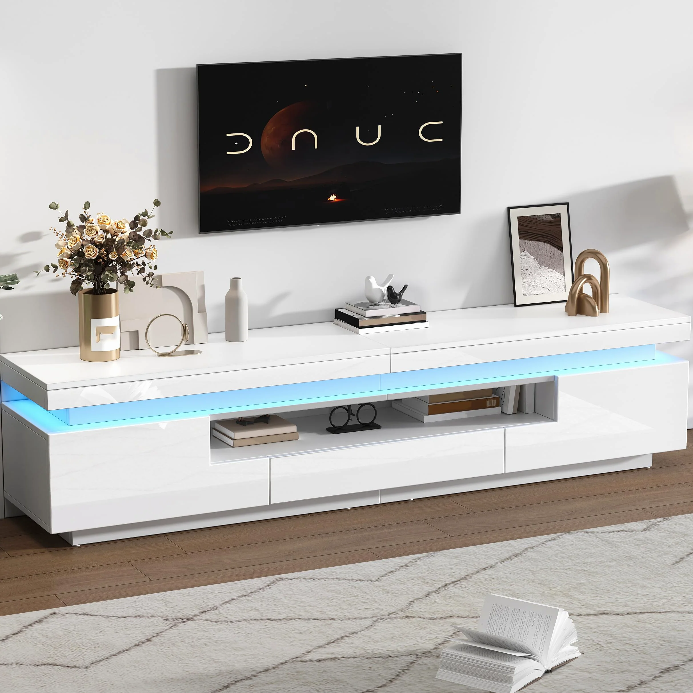 Meuble TV à Haute luminosité avec LED Portes tiroir Panneau Bas pour TV Jusqu’à 75 Pouces Meubles de Base avec Espace de Rangement Semi-Ouvert pour Le Salon Table d’Armoire TV Blanc