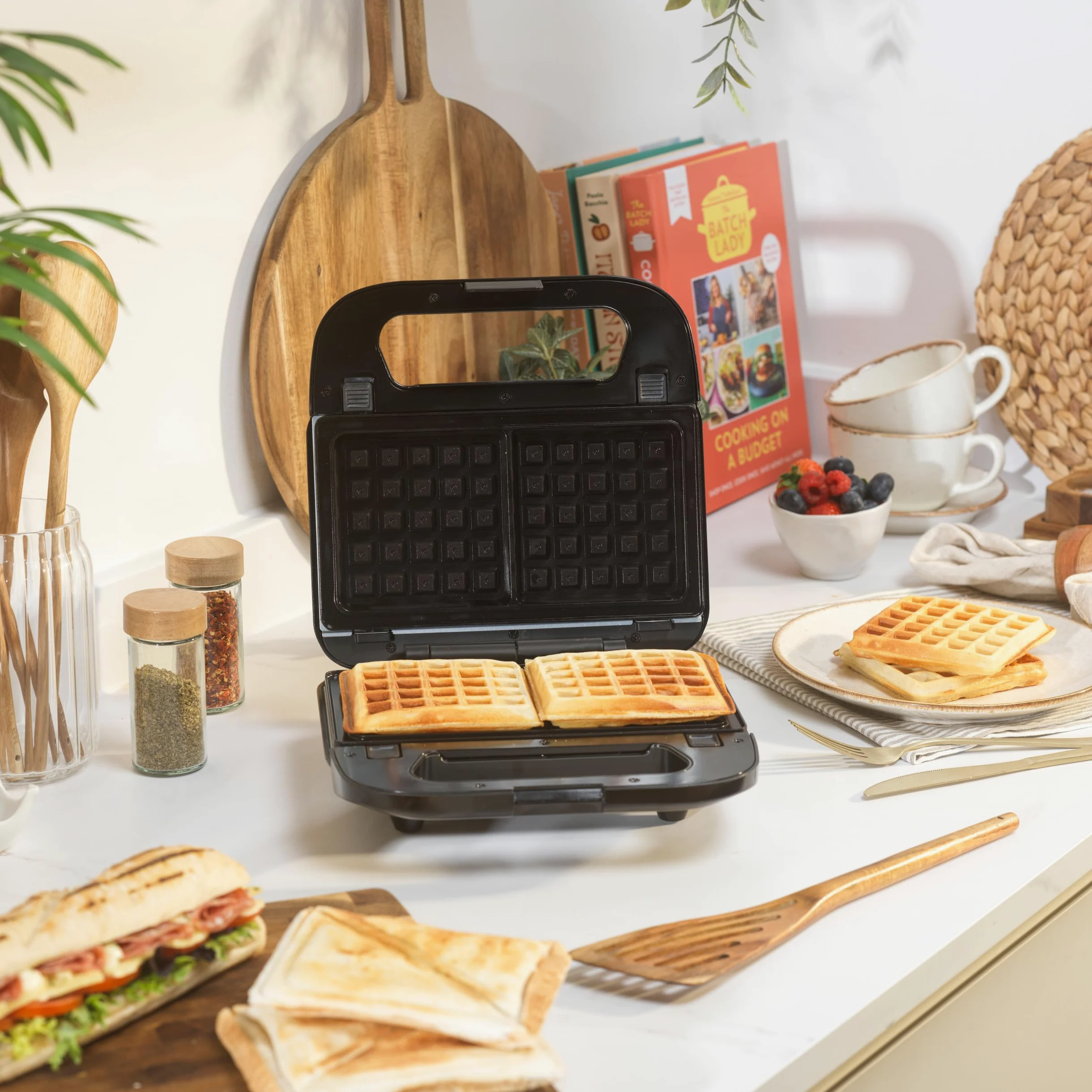 Salter 3-en-1 Snack Maker - Croque-monsieur, Gaufres, Paninis, Plaques Antiadhésives Amovibles Sans PFAS, Contrôle Automatique de la Température, Voyants d'Alimentation/Prêt, 750 W