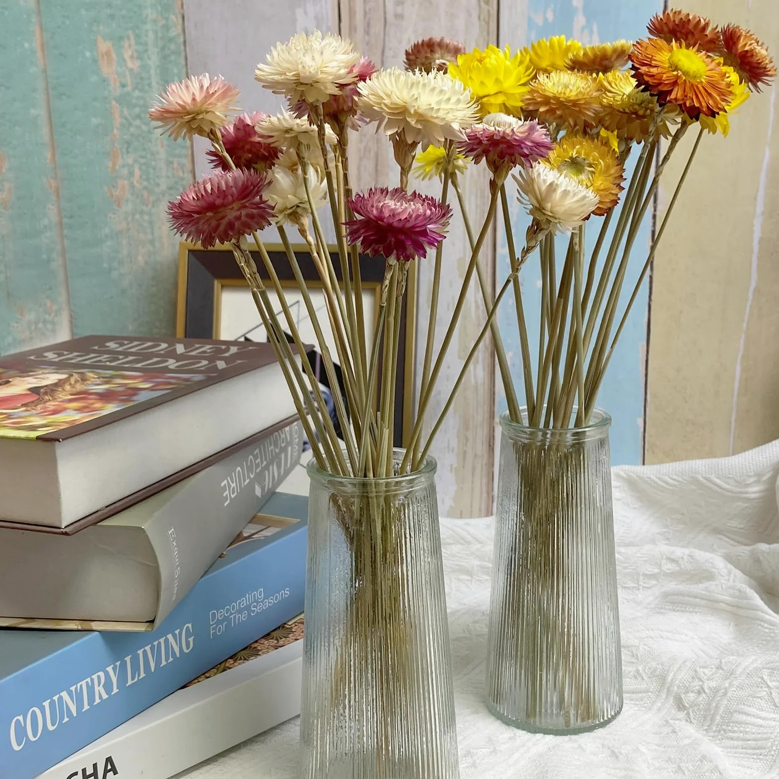 L'BREVOGA Bouquets de fleurs séchées, 16 pièces 100 % naturelles marguerites fraises pour décoration de fête à la maison – Rose et blanc