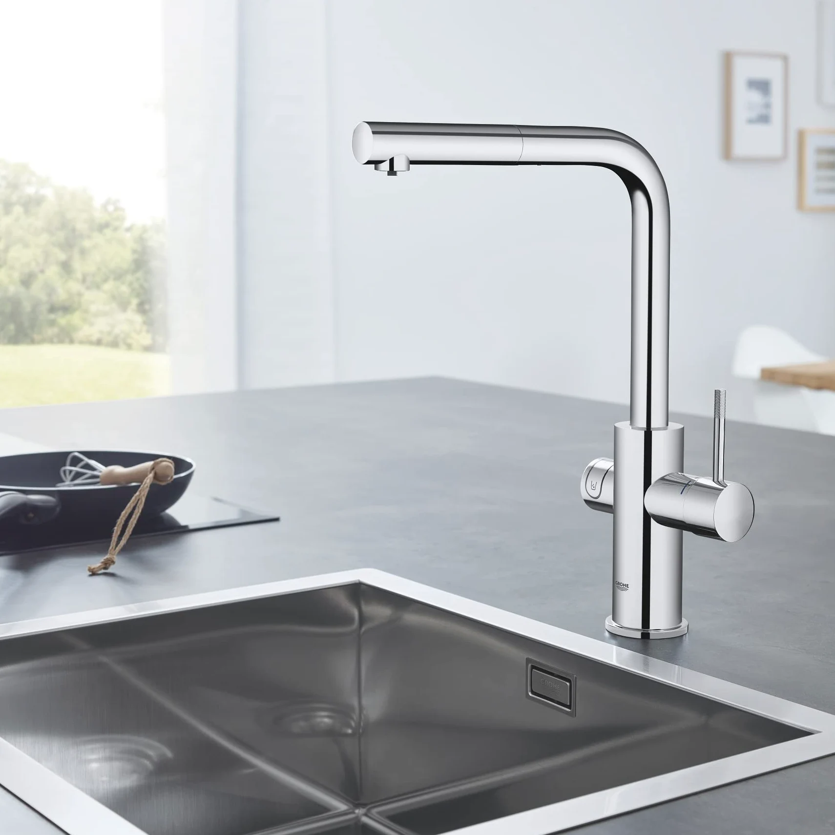 GROHE Robinet de cuisine évier Blue Home, système de filtration, gazéification et refroidissement, mousseur extractible, bec en forme de L, chromé, 31927001 (Import Allemagne)