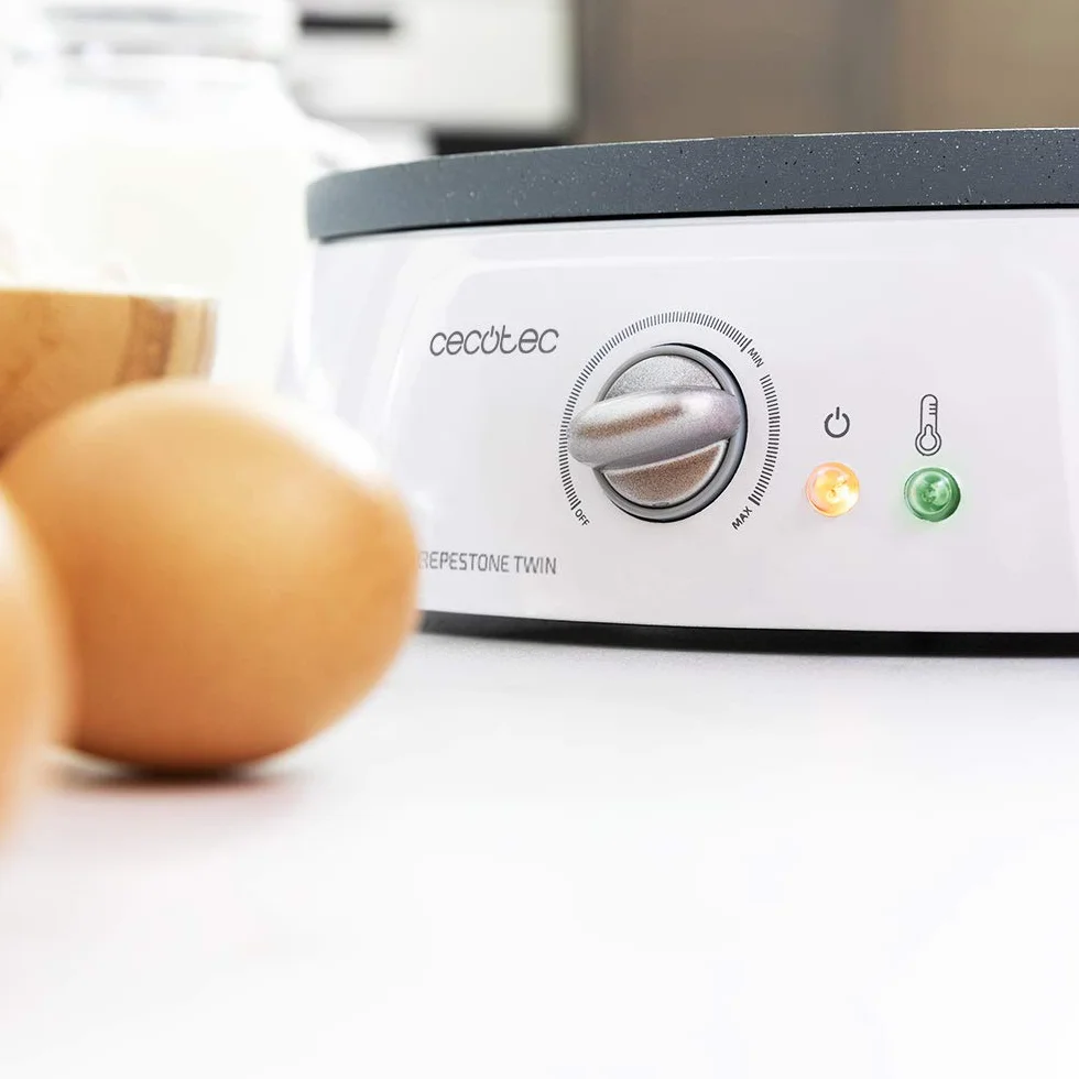 Cecotec Crépière Fun CrepeStone Twin. 1200W de Puissance et Revêtement Anti-Adhérant en Pierre Ecologique RockStone Avec Plaque Réversible, 1 Grande Crêpe ou 4 Mini-Crêpes
