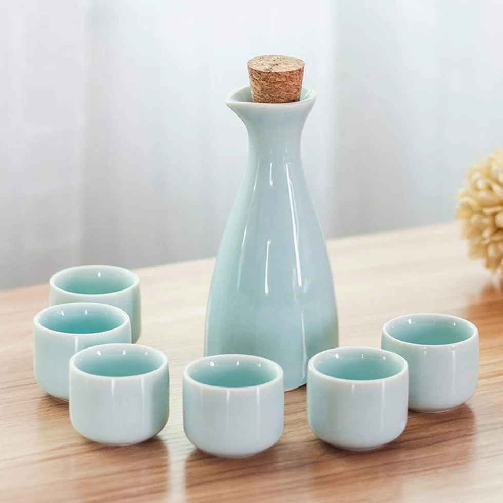Ensemble de Tasses à saké japonaises, Design Traditionnel Peint à la Main, Tasses en céramique et Porcelaine, Texture émaillée Blanche