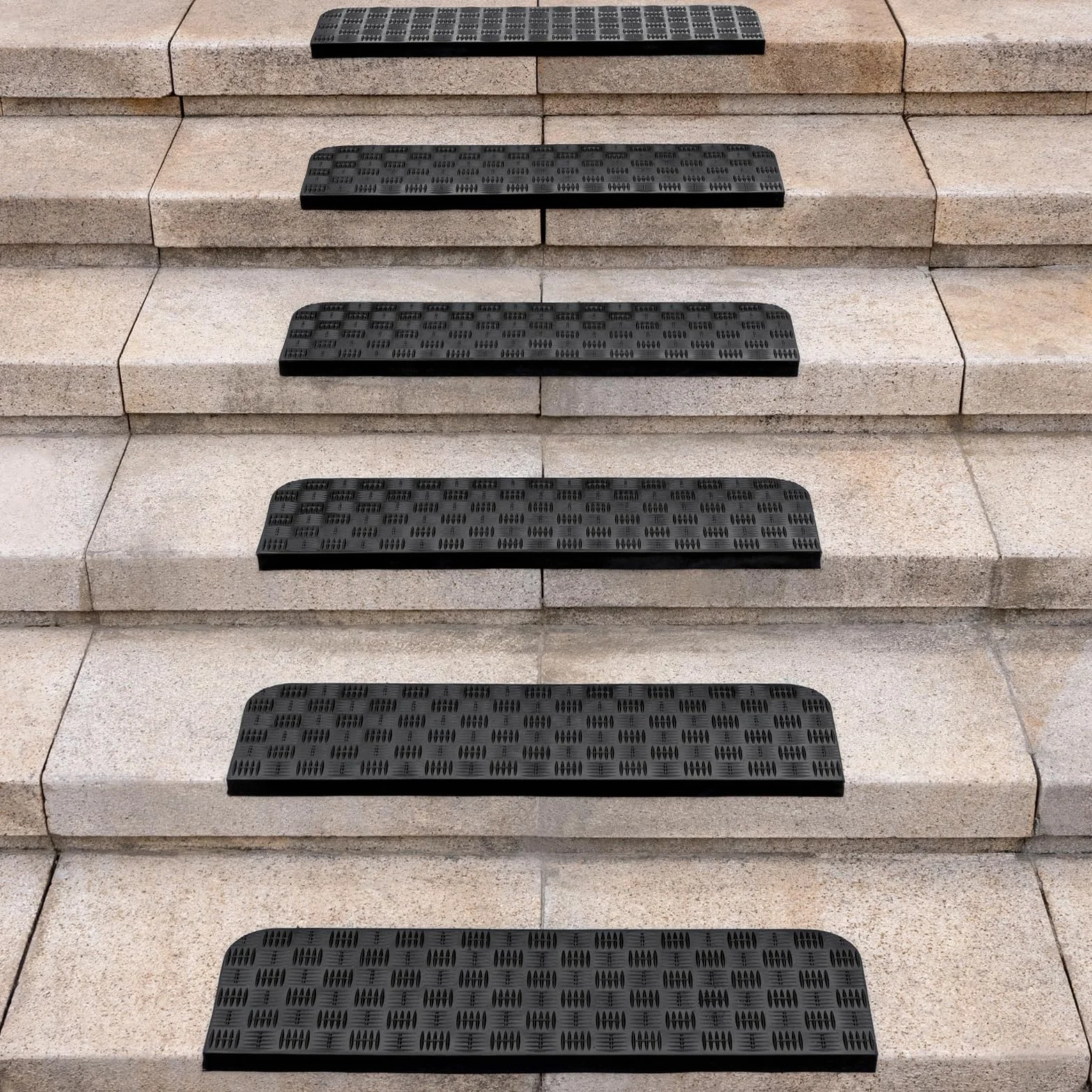 Spurtar Caoutchouc Synthétique Tapis Antidérapant Tapis Anti Derapant Tapis de Marche, Nez de Marche Intérieur Marchettes D'escalier Extérieur Anti Glisse Tapis, 76 x 25 cm,Lot de 6