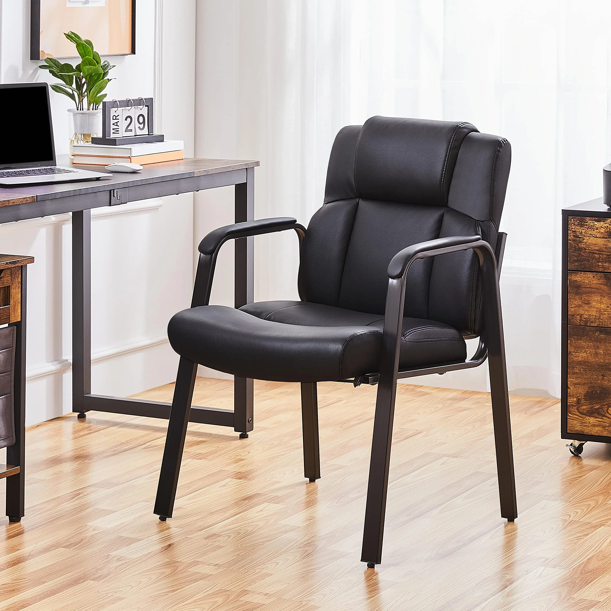 Yaheetech 2 chaises de Bureau invités de Luxe sans Roues pour réunions de conférence et Salle d'attente visiteurs ergonomiques en Similicuir, portée 136 kg Noir