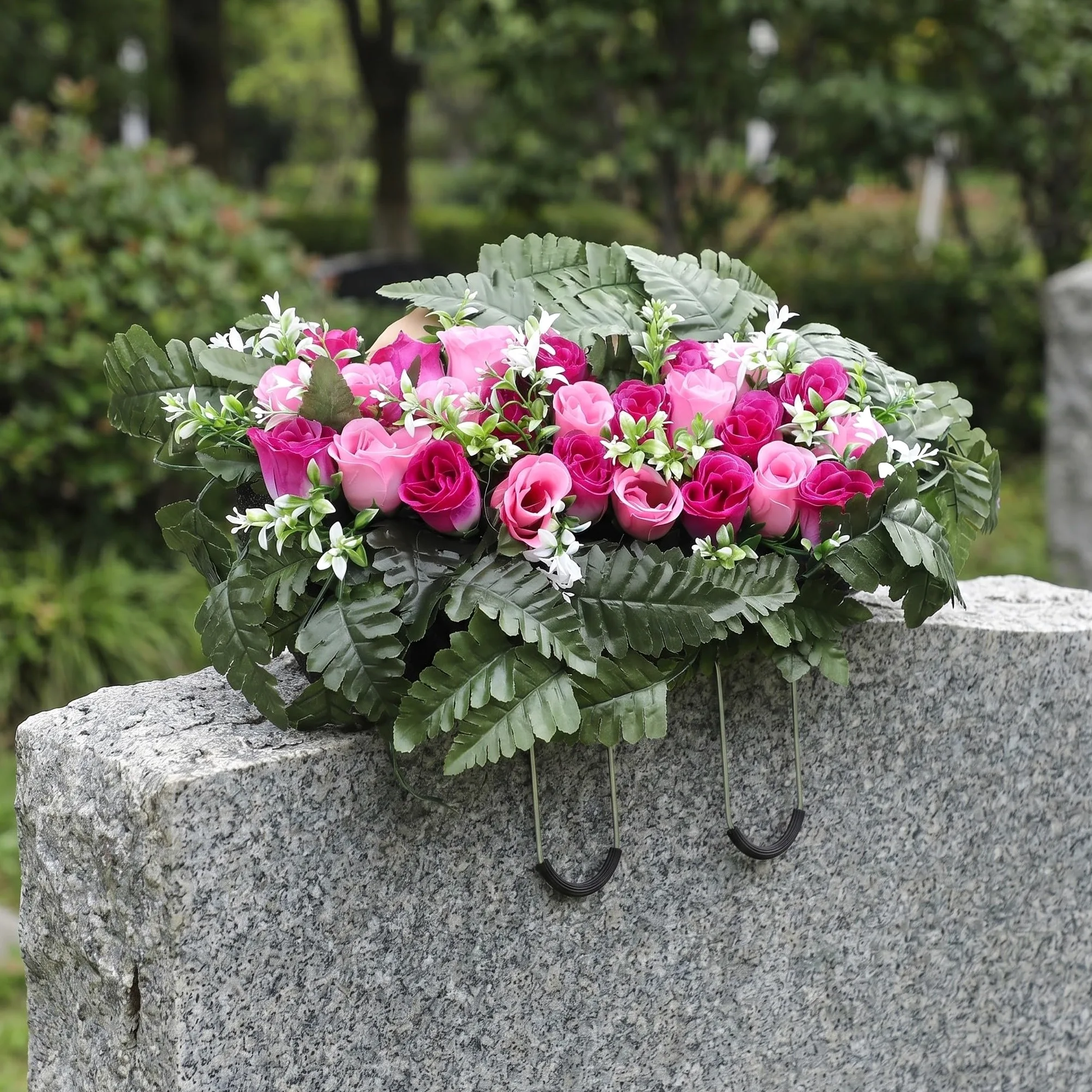 Operitacx Fleurs artificielles pour cimetière, Bouquets de Roses en Soie artificielles pour la décoration de tombes extérieures, résistantes aux intempéries et aux Couleurs éclatantes.