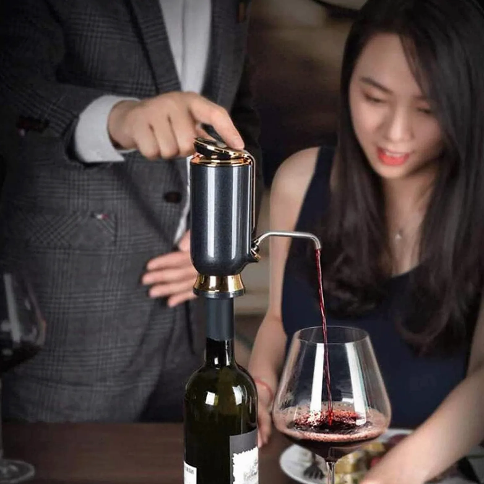 Aérateur de vin électrique à pompe – Bec verseur automatique avec écran LCD One-Touch – Décanteur de vin instantané portable