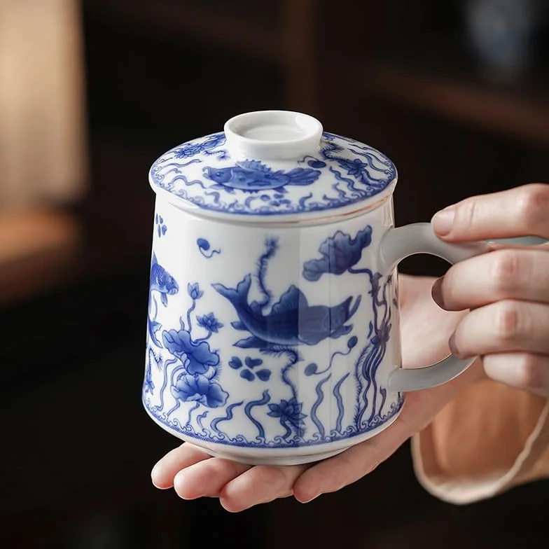 Tasse à thé Tasse à thé Tasse de séparation d'eau de thé Tasse à Eau de Filtre spéciale personnelle en céramique Bleue et Blanche Peinte à la Main Tasse à thé Tasses à thé réutilisables