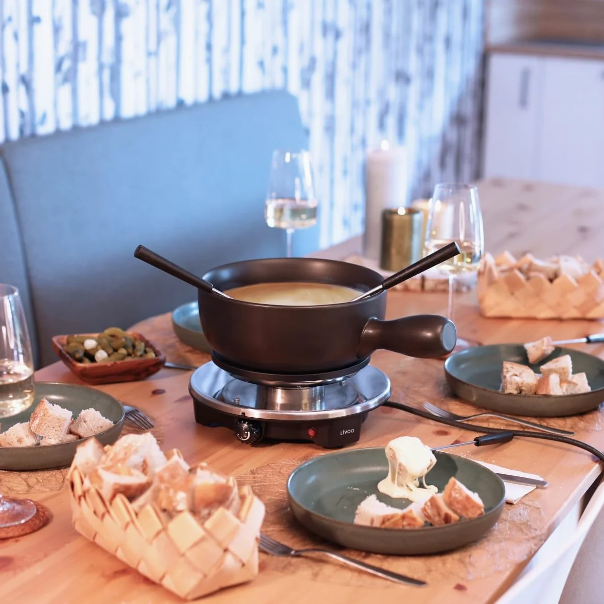 Livoo – Appareil à fondue électrique DOC262 – 6 personnes, 1,2L, 1500W, accessoires inclus