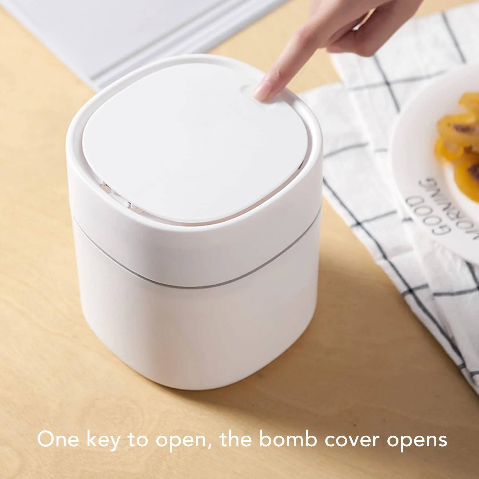 Mini Poubelle de Bureau, Petite Poubelle de Table compacte avec Couvercle ABS pour Rangement déchets, Design élégant pour comptoir, Bureau et Voiture, Blanc